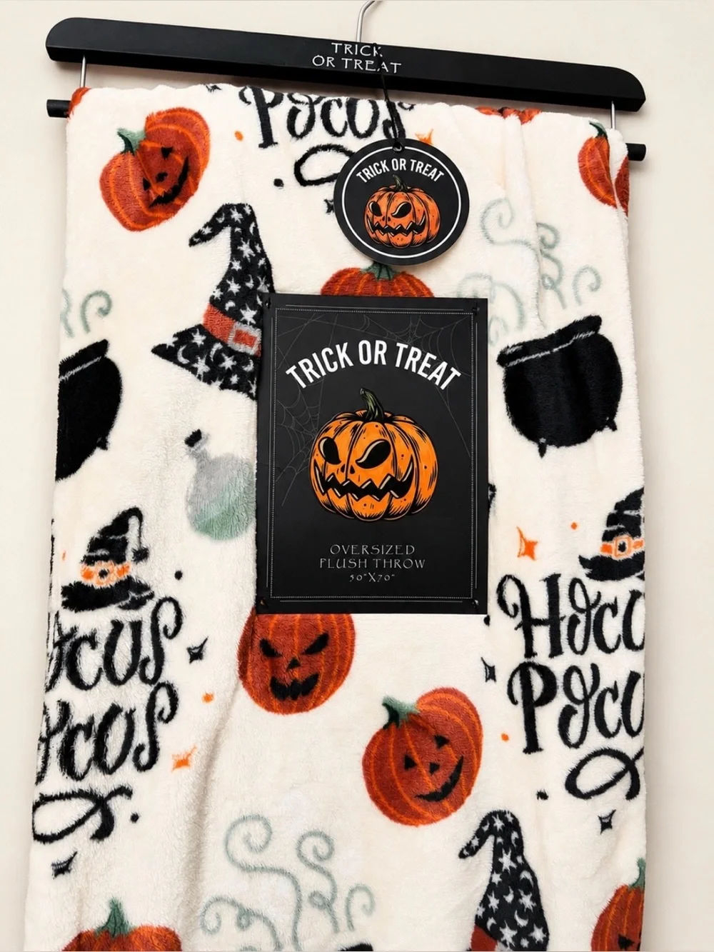 HALLOWEEN TRICK OR TREAT PLUSH BLANKET THROW 50X70 SUPER SOFT WITCH CAULDRON NEW